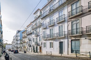 Apartment | 1 bedroom - Martos - 1 Bedroom and Terrace in Santos (Lisbon)