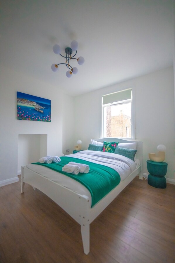 5 室のベッドルーム、アイロン / アイロン台、WiFi、ベッドシーツ