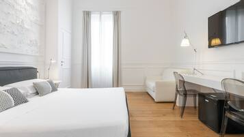 Junior Suite, City View | Desk, laptop workspace, soundproofing, free WiFi