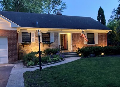 Charming 3-bedroom house with AC and WiFi in Wilmette