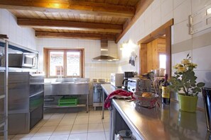 Frigorifero, microonde, forno, lavastoviglie