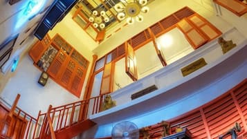 Bahagian dalam