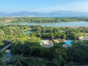 Pool - Spacious 3-bedroom apartment with Spa room, WiFi in fabulous Nuevo Vallarta (Nuevo Vallarta)