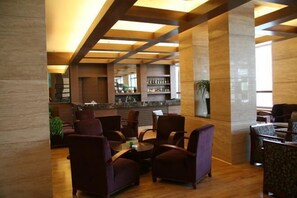 Lobby lounge - Mohe Peak Yuezhiyue Hotel (Mohe)