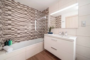Shower, towels