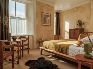 Habitación doble superior, vista a la ciudad | Insonorización y wifi gratis 