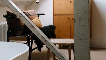 Hornbeam | Soundproofing, free WiFi