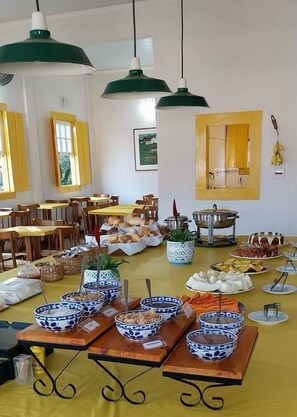 Gratis frukost med självservering varje dag 