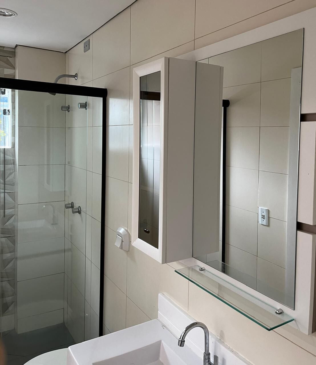 Quarto casal luxo | Banheiro | Chuveiro, produtos de toalete grátis, toalhas de banho, sabonete