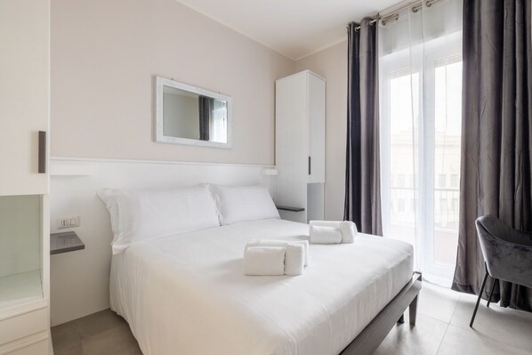 書桌、筆電工作空間、免費無線上網