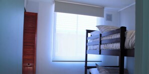 2 slaapkamers, een strijkplank/strijkijzer, wifi, beddengoed