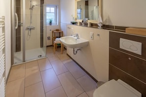 Shower, hair dryer - Vacation apartment Sea Breeze (Norden)