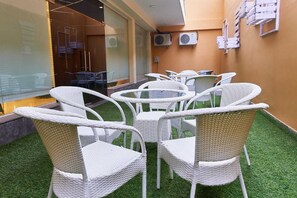 Restaurant - Metro Tower-New Delhi Airport (New Delhi)