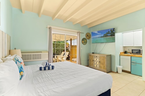 The Ocean View Inn & Pub