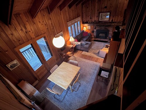 private and cozy 1960s vintage alpine vibes minutes from the mountains