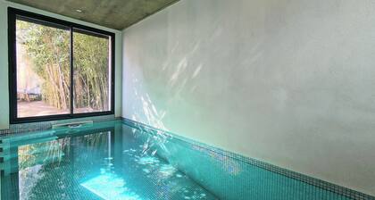 VILLA CENTRE VILLE PISCINE INTÉRIEURE CHAUFFÉE