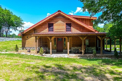 TURKEY CREEK | Cozy Cabin Near Jack Daniels & More