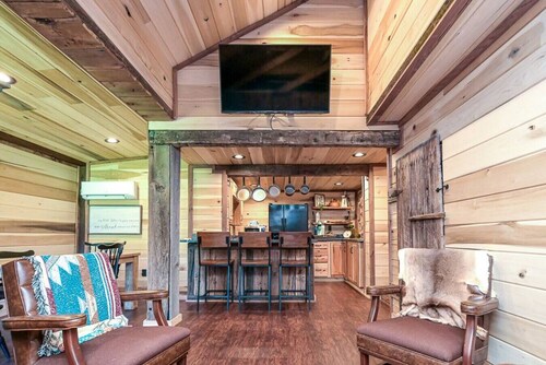 TURKEY CREEK | Cozy Cabin Near Jack Daniels & More