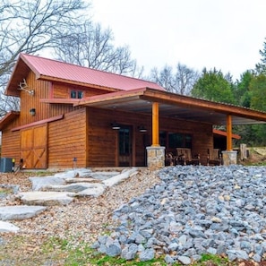 Exterior - Turkey Ridge | unique & peaceful (Fayetteville)