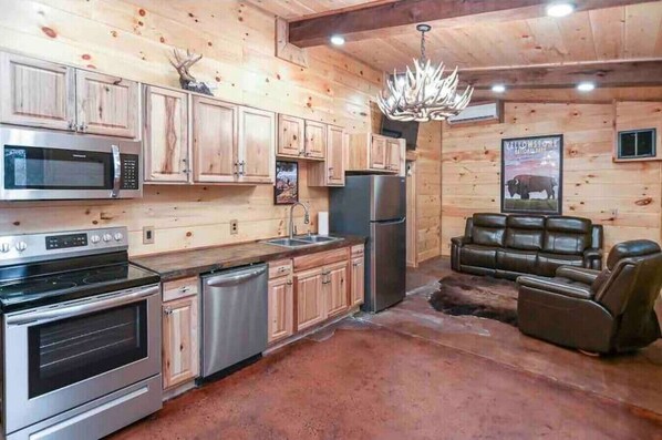 Frigorífic, microones, forn i placa de cuina