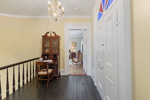 Interior - Miss Elizabeth`s Place | Downtown Lynchburg (Lynchburg)