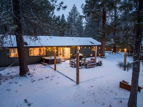 Hot Tub, Fire Pit, Dog Friendly