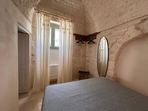 2 bedrooms, iron/ironing board, travel crib, WiFi - Montesanto 60 Suite in the historic center of Alberobello (Alberobello)