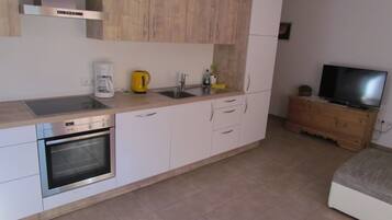 Kühlschrank, Ofen, Herdplatte, Geschirrspüler