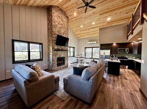 Smart TV, fireplace