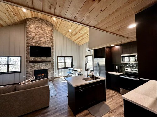 The Windmill Whisper is little gem, tucked away in the ridges of Rockbridge, WI