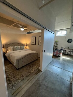 1 chambre, fer et planche à repasser, Wi-Fi, draps fournis