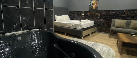 Deluxe Double Room | Soundproofing, free WiFi