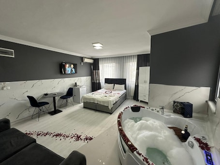 Deluxe Double Room | Soundproofing, free WiFi