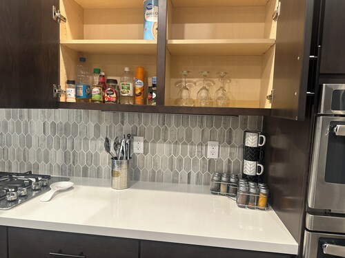 Spacious,brand new 4-bedroom house, sleeping upto 12 in Lodi with AC,heat &WiFi.