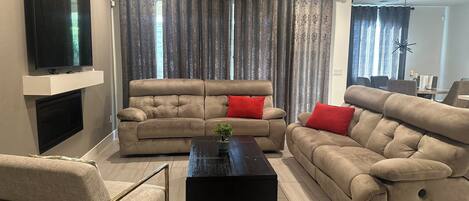 Smart TV y chimenea