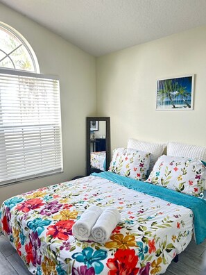 1 slaapkamer, een strijkplank/strijkijzer, wifi, beddengoed