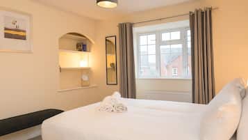 3 bedrooms, iron/ironing board, free WiFi, bed sheets