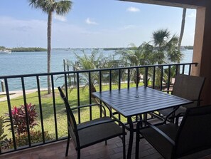Outdoor dining - El Galeon – Bay Views, Beach Access & Pool (Englewood)
