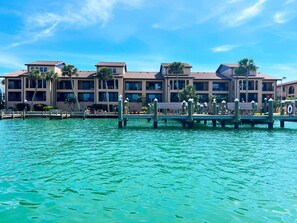 Exterior - El Galeon – Bay Views, Beach Access & Pool (Englewood)