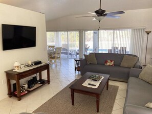 TV - Peaceful Pool Escape – Close to Beach & Fun (Rotonda West)