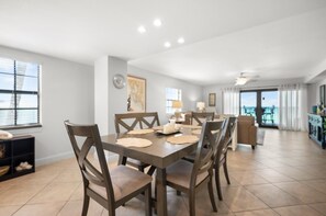Dining - The Palms – 3BR Gulffront, Sand & Sunsets (Englewood)