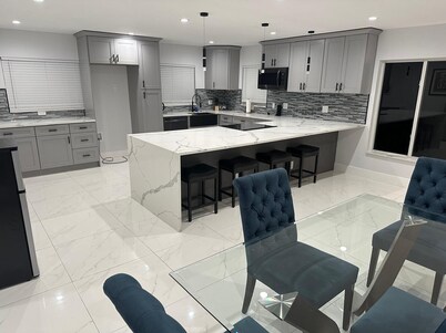 Charming 2-Bed  Home With Pool