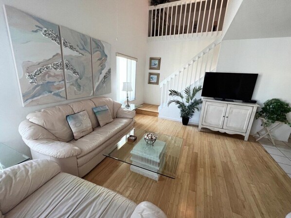 Smart TV - Open Deck – 2BR Loft Condo with Bay Views (Englewood)