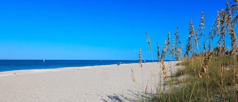 Platja a a prop