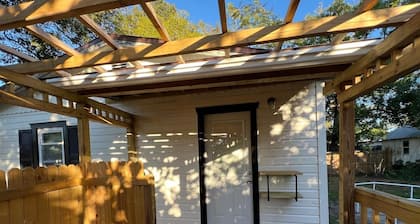 Cruise / Port Canaveral- 2 Bedroom Cottage / Cocoa Beach