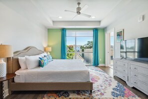 2 室のベッドルーム、デスク、アイロン / アイロン台、旅行用ベビーベッド