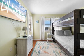 3 bedrooms, iron/ironing board, bed sheets