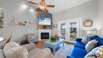 TV, fireplace