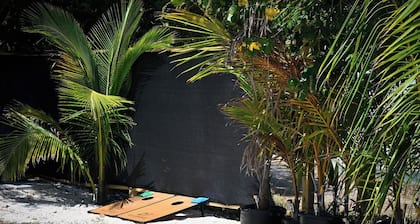 Stylish Island Stay| Private Patio + A/C + Wine