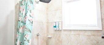 Centrally Located Apartment – Dine, Explore, Relax
